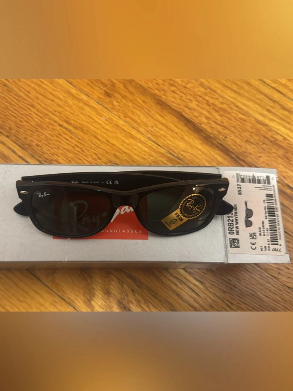 Ray-Ban Men’s Wayfarer Black/Green Sunglasses